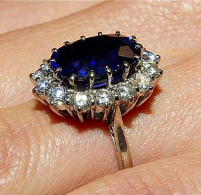 Image: Princess Diana's engagement ring