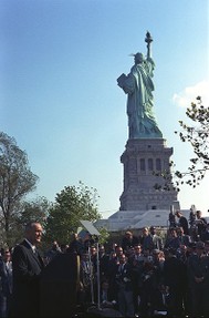 Image: Lyndon Johnson with Liberty