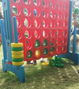 The giant connect 4 was one of the only interesting things for small children at Bannockburn Live